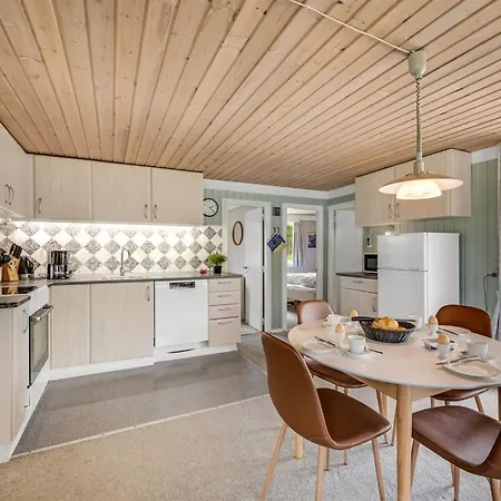 Yardila - 1-5km From The Sea By Interhome