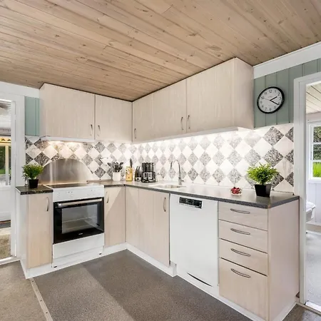 Yardila - 1-5km From The Sea By Interhome *