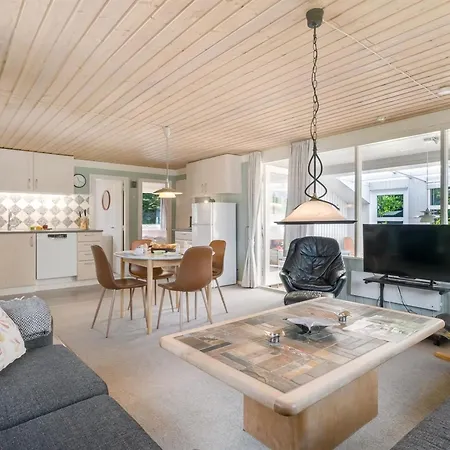 펜션 Yardila - 1-5km From The Sea By Interhome *